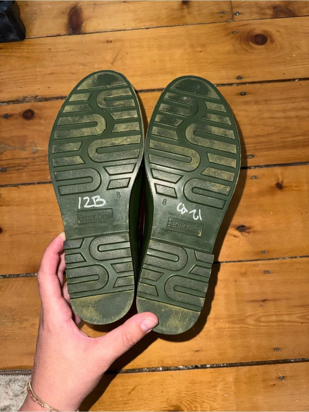 Electric Karma Olive Green Chelsea Rain Boots Women’s Size 8